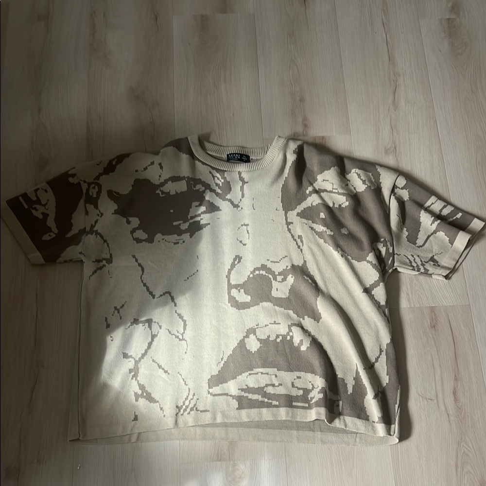 Boohoo Beige and Brown Knitted T-Shirt (never worn before)